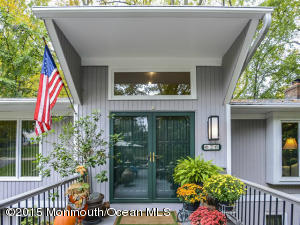 26 Sutton Pl, Middletown, NJ 07748 photo 2