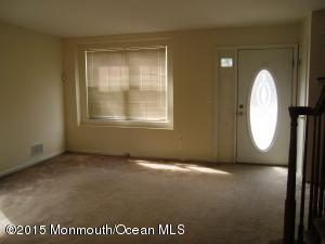 8 Peter Pl, Hazlet, NJ 07730 photo 2