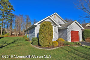 41 Meadows Ln, Whiting, NJ 08759 photo 4