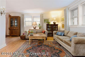 7 Center St, Rumson, NJ 07760 photo 2