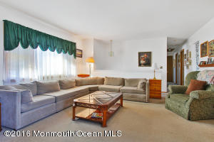 141 Roosevelt Dr, Brick, NJ 08724 photo 5