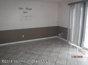 907 Gloucester Ave, Brick, NJ 08723 photo 5