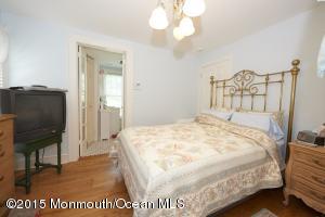491 Locust Point Rd, Middletown, NJ 07748 photo 8