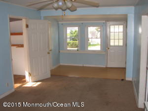 35 Ideal Ave, North Middletown, NJ 07748 photo 6