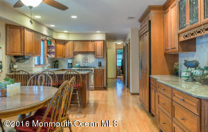 8 Blueberry Ln, Leonardo, NJ 07737 photo 3