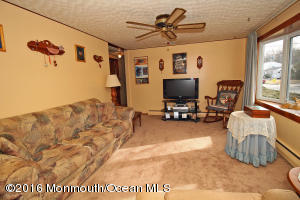 13 Baker Dr, Helmetta, NJ 08828 photo 6