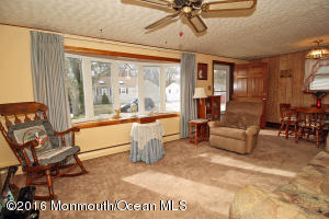13 Baker Dr, Helmetta, NJ 08828 photo 7