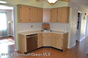 35 Lorelei Dr, Howell, NJ 07731 photo 9