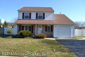 35 Lorelei Dr, Howell, NJ 07731 photo 1