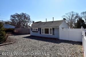 727 Pine Dr, Brick, NJ 08723 photo 1