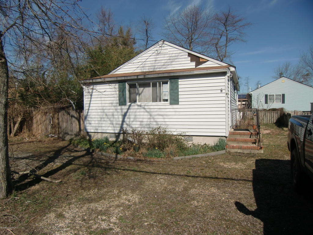 41 Lighthouse Dr, Waretown, NJ 08758 photo 1