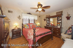 21 E Kenneth Ter, Middletown, NJ 07748 photo 31