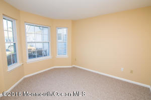  93 Poplar Pl, Freehold, NJ 07728 photo 4