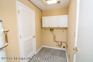  93 Poplar Pl, Freehold, NJ 07728 photo 14