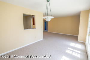 93 Poplar Pl, Freehold, NJ 07728 photo 9