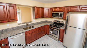  93 Poplar Pl, Freehold, NJ 07728 photo 13