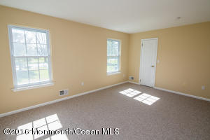  93 Poplar Pl, Freehold, NJ 07728 photo 15