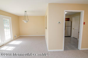  93 Poplar Pl, Freehold, NJ 07728 photo 11