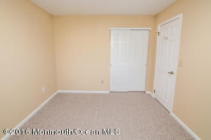  93 Poplar Pl, Freehold, NJ 07728 photo 5