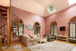 2 Muncee Ct, Holmdel, NJ 07733 photo 4