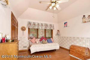 2 Muncee Ct, Holmdel, NJ 07733 photo 11