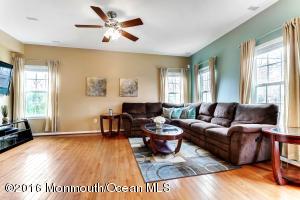 408 Joyce Ct, Brick, NJ 08724 photo 3