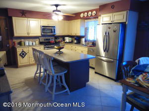 81 Maxim Dr, Forked River, NJ 08731 photo 4