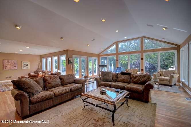 9 Brook Dr, Ocean, NJ 07712 photo 3