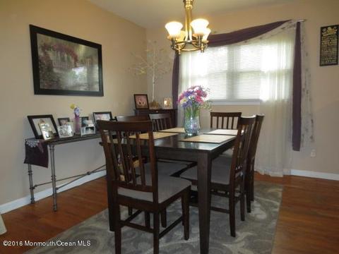 13 Mohawk Dr, Matawan, NJ 07747 photo 5