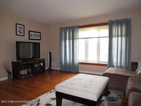 13 Mohawk Dr, Matawan, NJ 07747 photo 3
