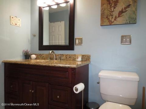 13 Mohawk Dr, Matawan, NJ 07747 photo 10