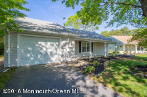 4 Lancaster Ct, Forked River, NJ 08731 photo 2