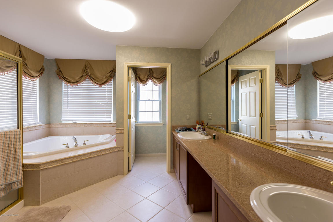 11 Rockspray Ct, Howell, NJ 07731 photo 21