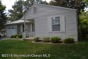 8 Stonybrook Rd, Whiting, NJ 08759 photo 2