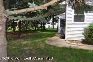 8 Stonybrook Rd, Whiting, NJ 08759 photo 4