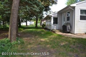 8 Stonybrook Rd, Whiting, NJ 08759 photo 5