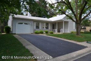 8 Stonybrook Rd, Whiting, NJ 08759 photo 1