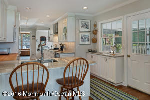 12 Wilson Cir, Rumson, NJ 07760 photo 3