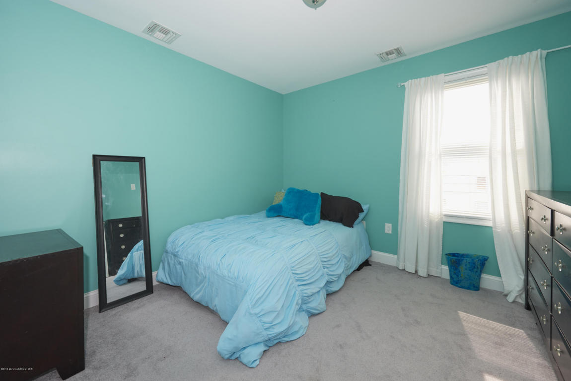 71 Compton St, Middletown, NJ 07748 photo 19