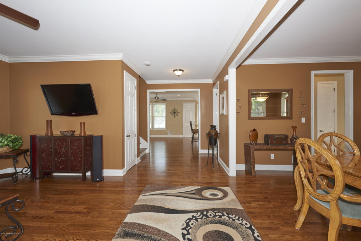 71 Compton St, Middletown, NJ 07748 photo 10