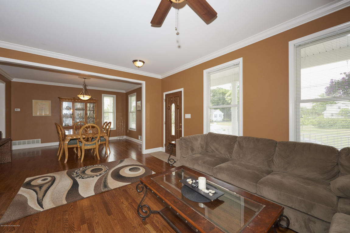 71 Compton St, Middletown, NJ 07748 photo 9