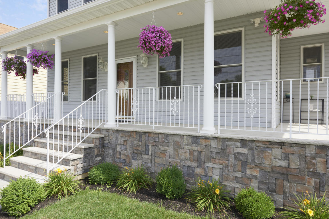 71 Compton St, Middletown, NJ 07748 photo 4