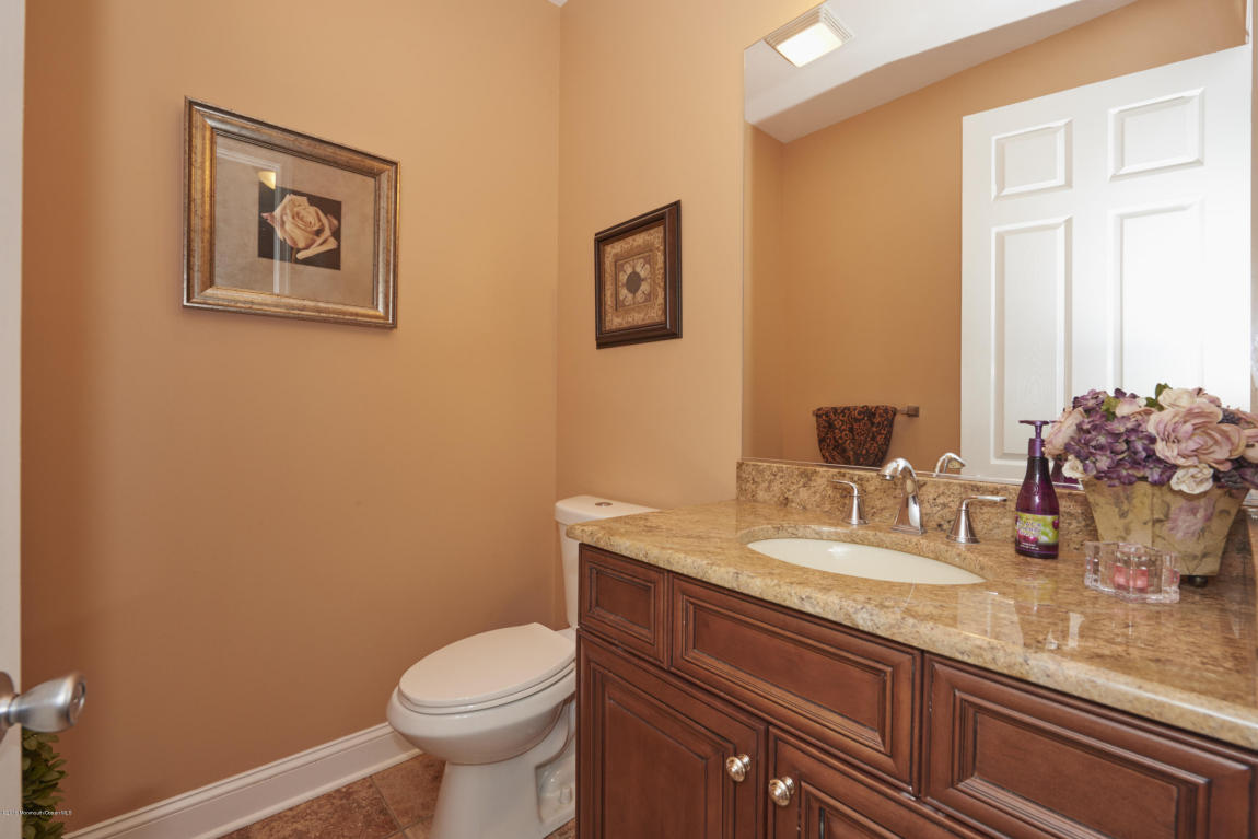 71 Compton St, Middletown, NJ 07748 photo 17