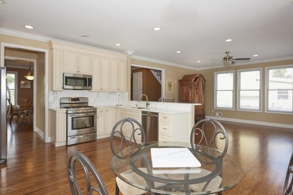 71 Compton St, Middletown, NJ 07748 photo 15
