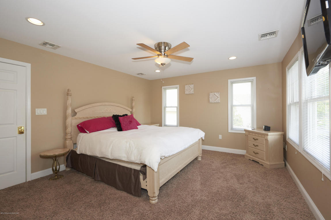 71 Compton St, Middletown, NJ 07748 photo 23