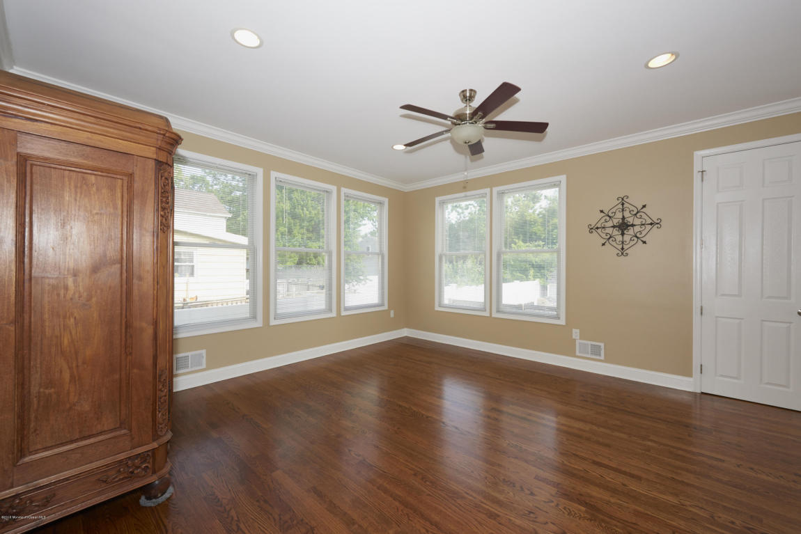 71 Compton St, Middletown, NJ 07748 photo 12