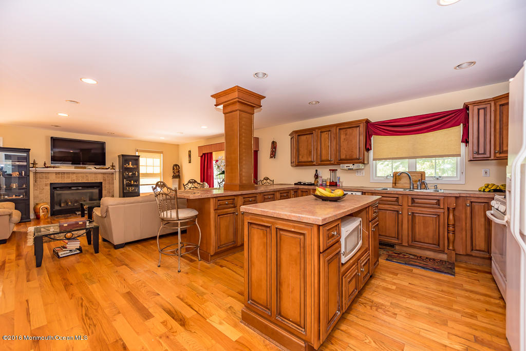2017 Pilgrim Rd, Wall, NJ 07719 photo 4