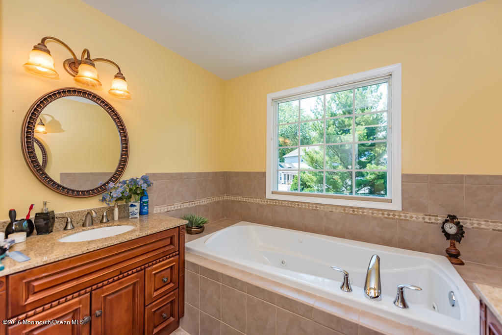 2017 Pilgrim Rd, Wall, NJ 07719 photo 13