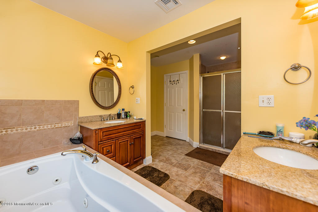 2017 Pilgrim Rd, Wall, NJ 07719 photo 15