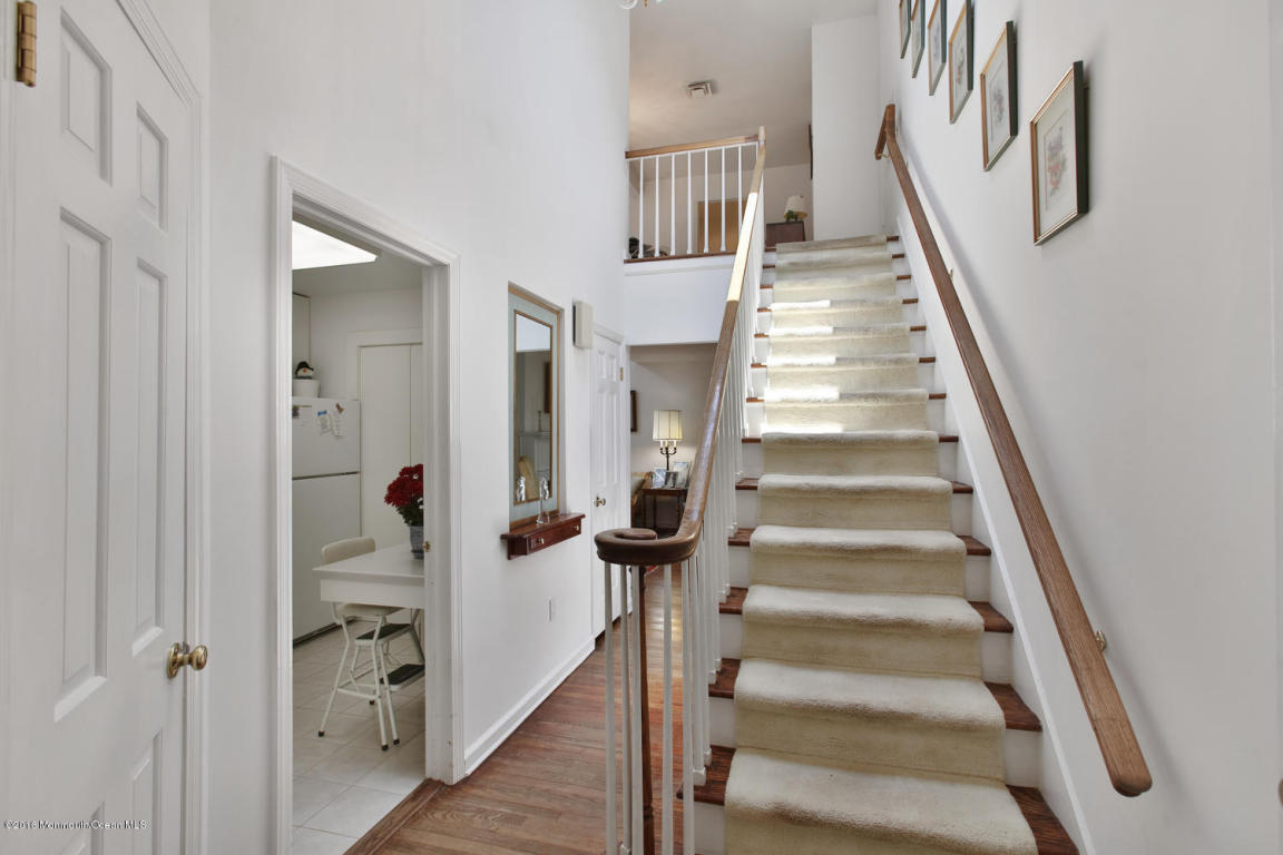 8 Berkeley Sq, Brielle, NJ 08730 photo 4